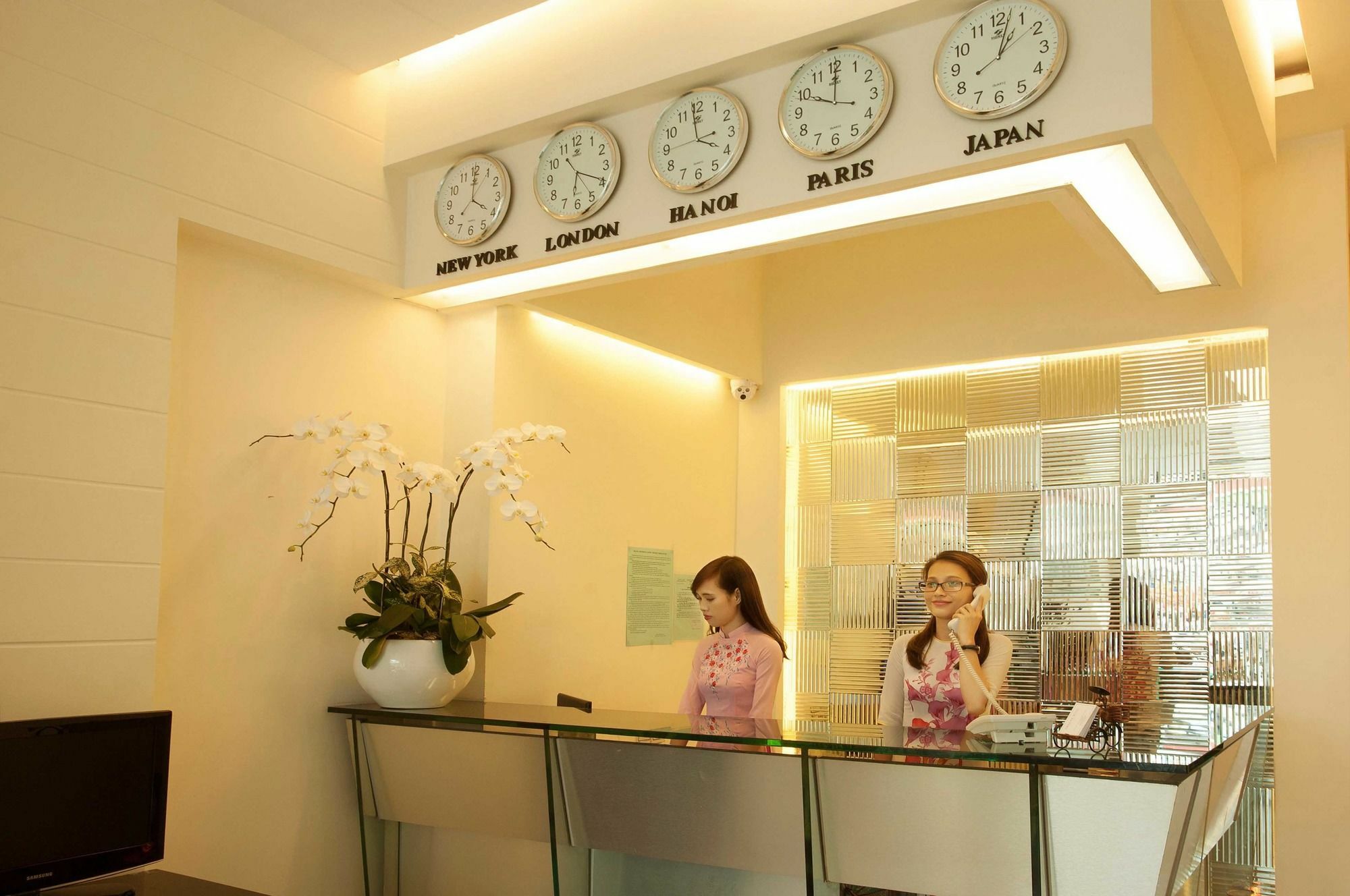 The One Premium Hotel Ho Chi Minh City Exterior photo